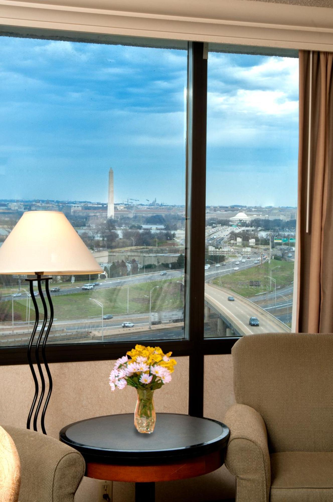 فندق أرلنغتونفي  دبل تري باي هيلتون واشنطن العاصمة - كريستال بالاس المظهر الخارجي الصورة